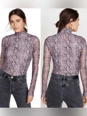 Cinq à Sept Lilac Python Mesh Mock Neck Top | size Small | Excellent condition